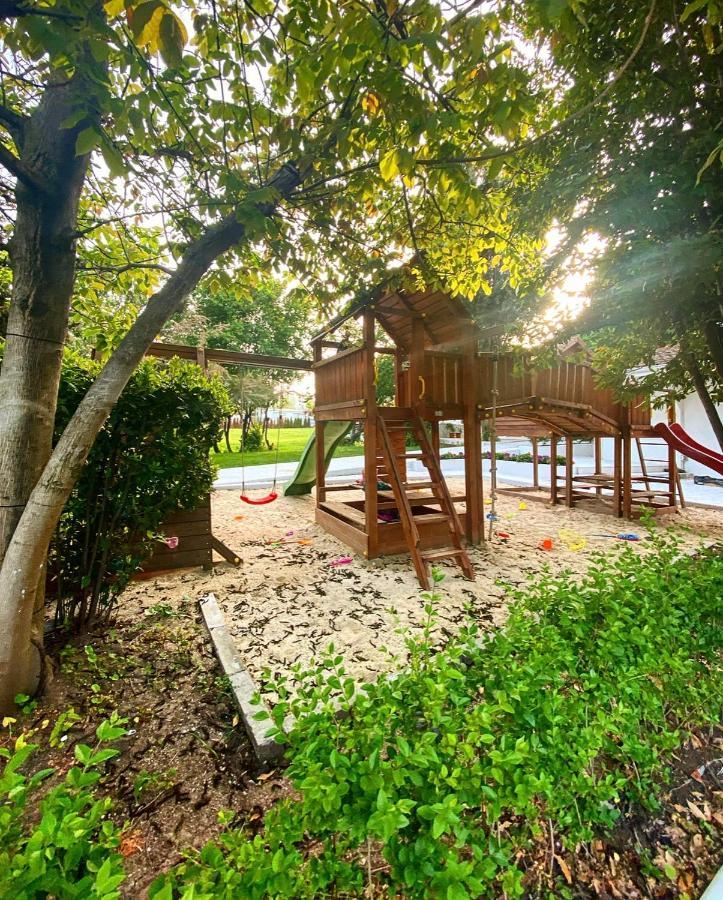 Friends Family Hotel Lozenets ภายนอก รูปภาพ